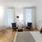 Viandantehome, Luxury